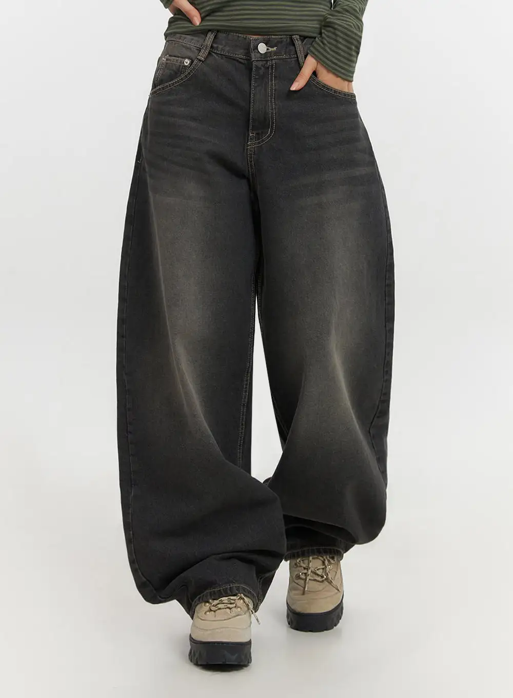 Washed Wide-Leg Baggy Jeans