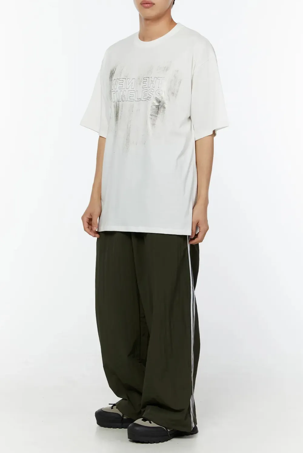 Men's Loose-Fit Graphic T-Shirt