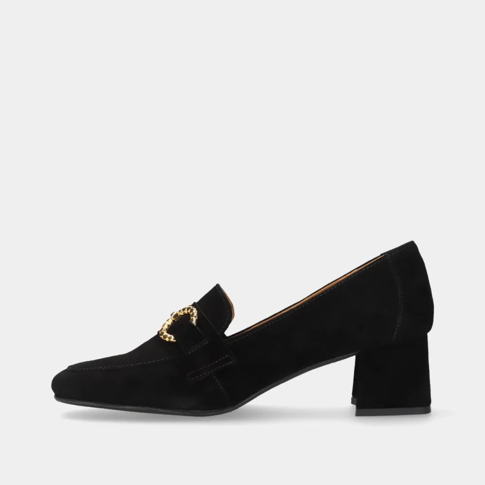 Refined Classic Leather Pumps