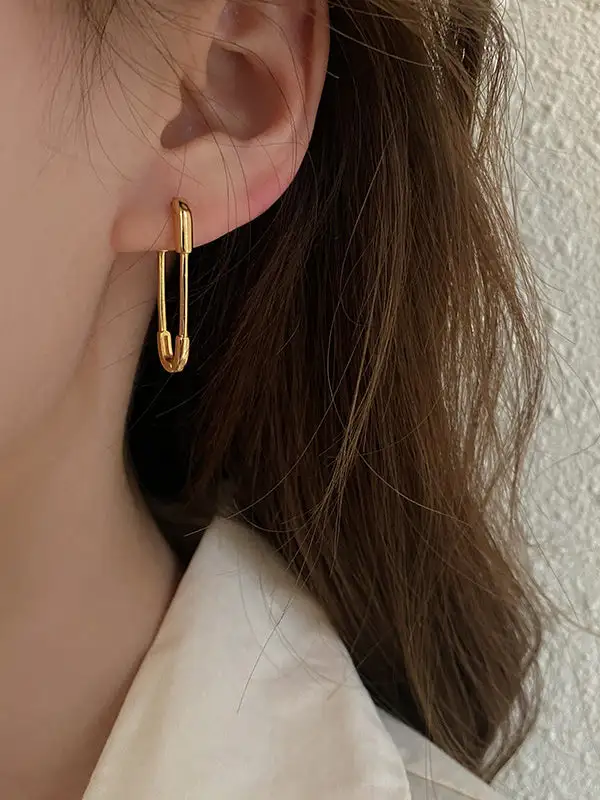 Lustrous Pearl-Inspired Accent Earrings
