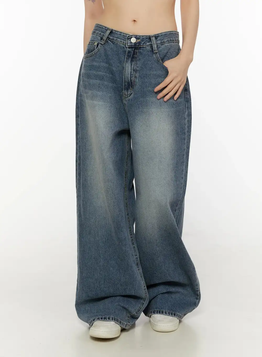 Wide-Fit Casual Low Rise Baggy Jeans