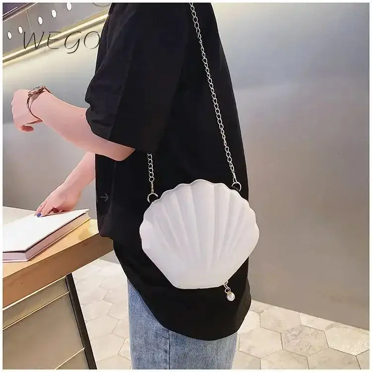 Vintage Charm: Chic Shape Small Crossbody Messenger Bag