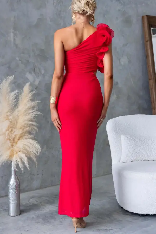 Sophisticated Sleeveless And Flowing Maxi Skirt