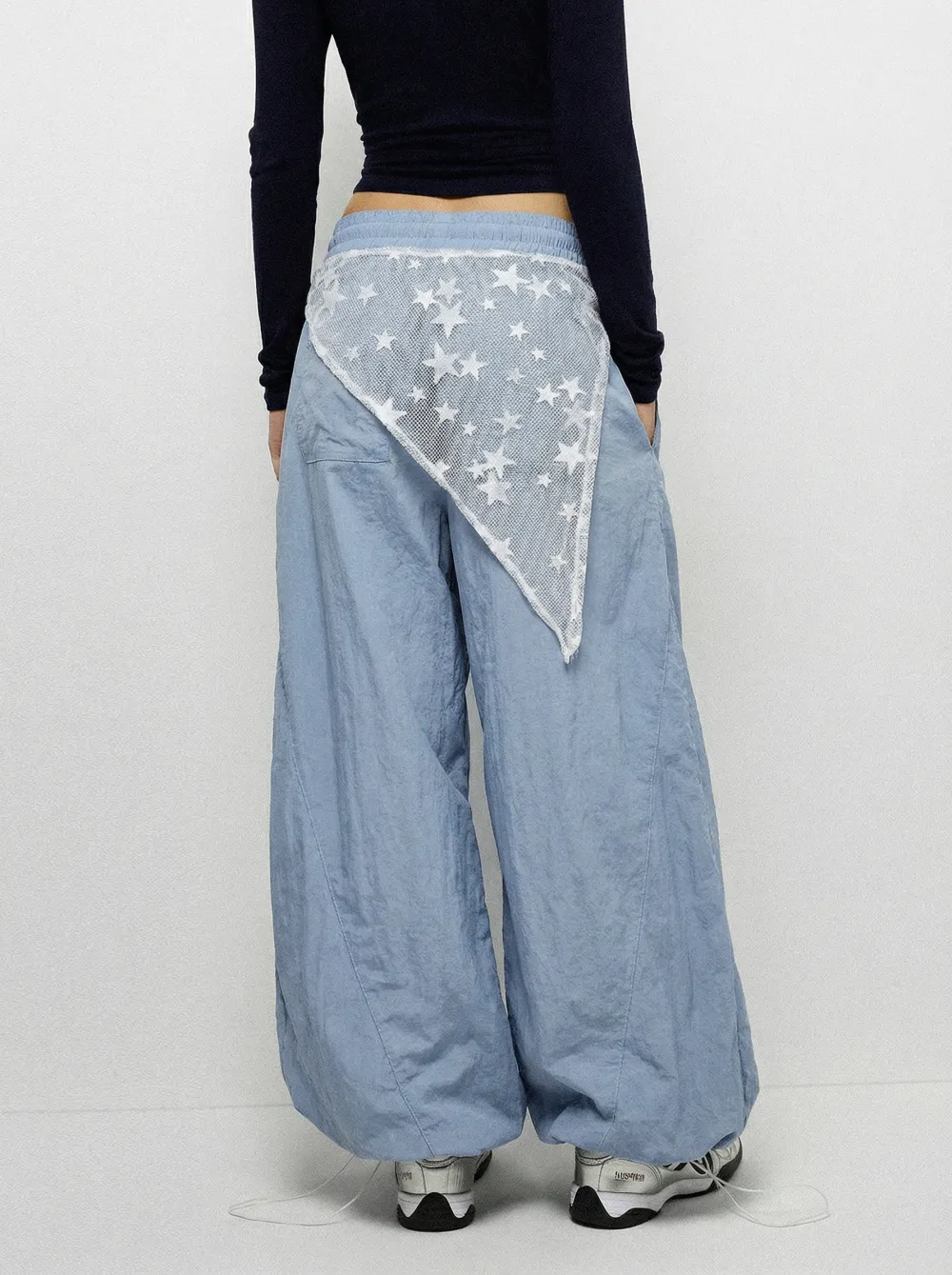 Relaxed Barrel-Leg Pants
