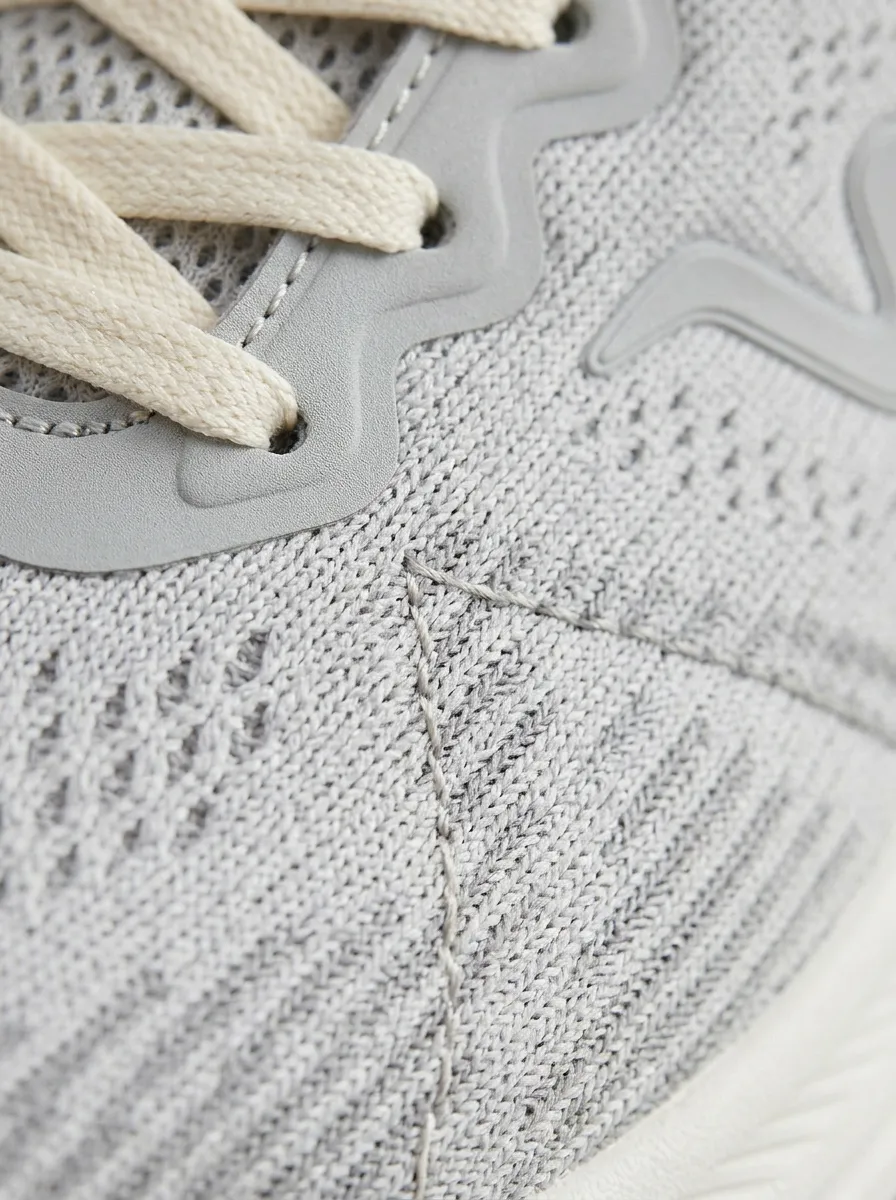 Studio Mesh Fit Unisex Sport Sneakers