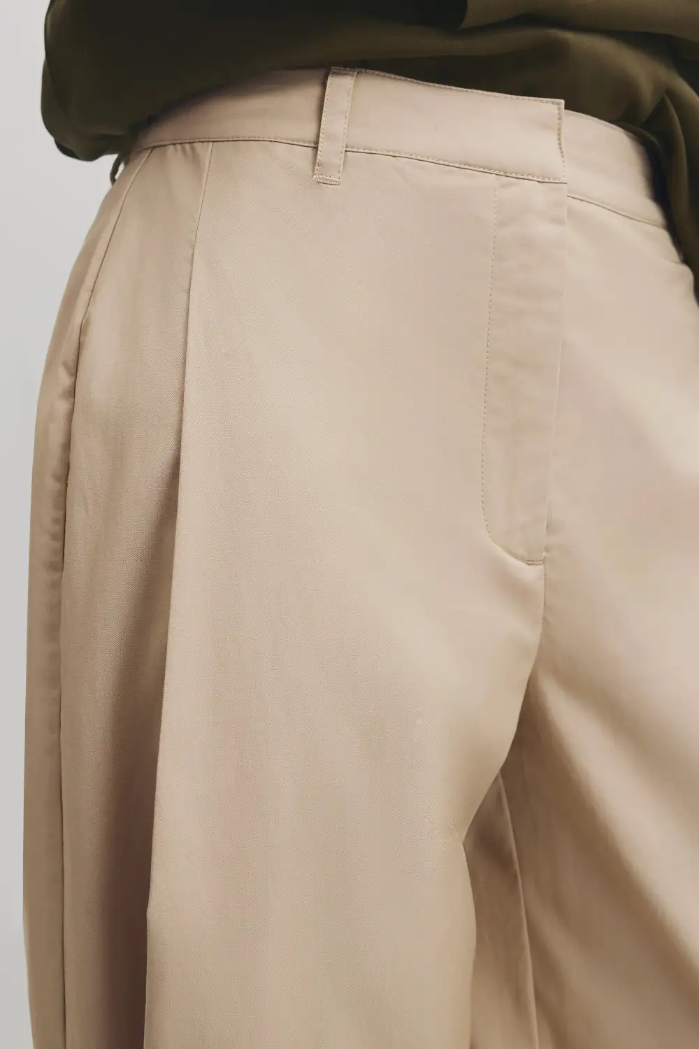 Women's Classic Tapered Pants