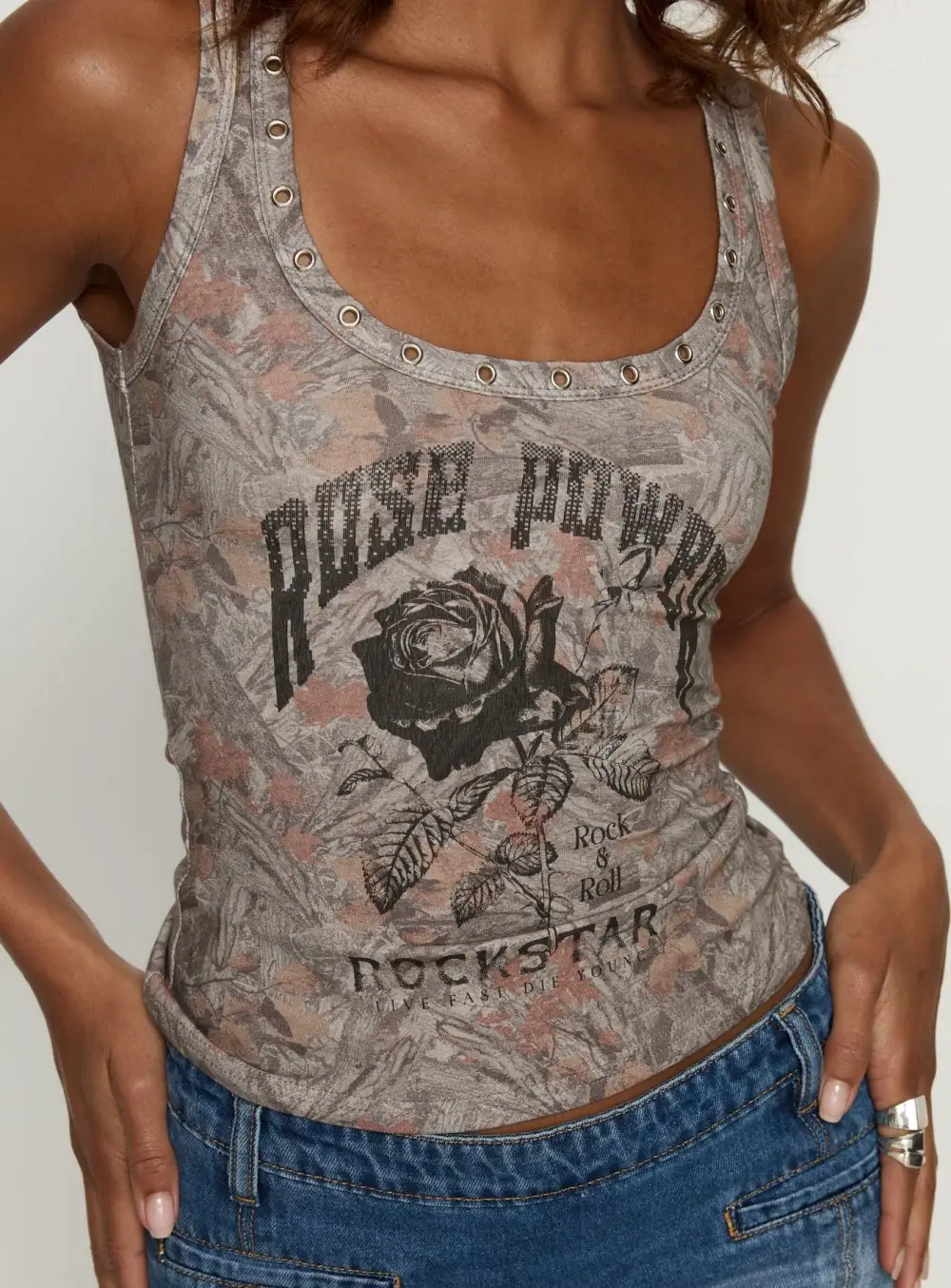 Everyday Scoop Neck Graphic Tank Top