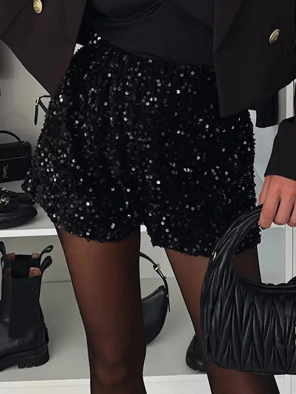 Sequin Detail Mid Rise Casual Shorts