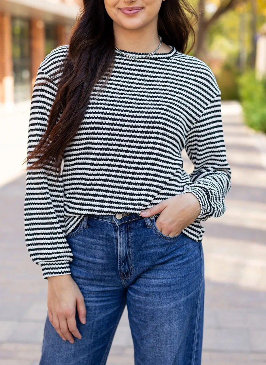 Women's Striped Top With Round Neck And Long Sleeve