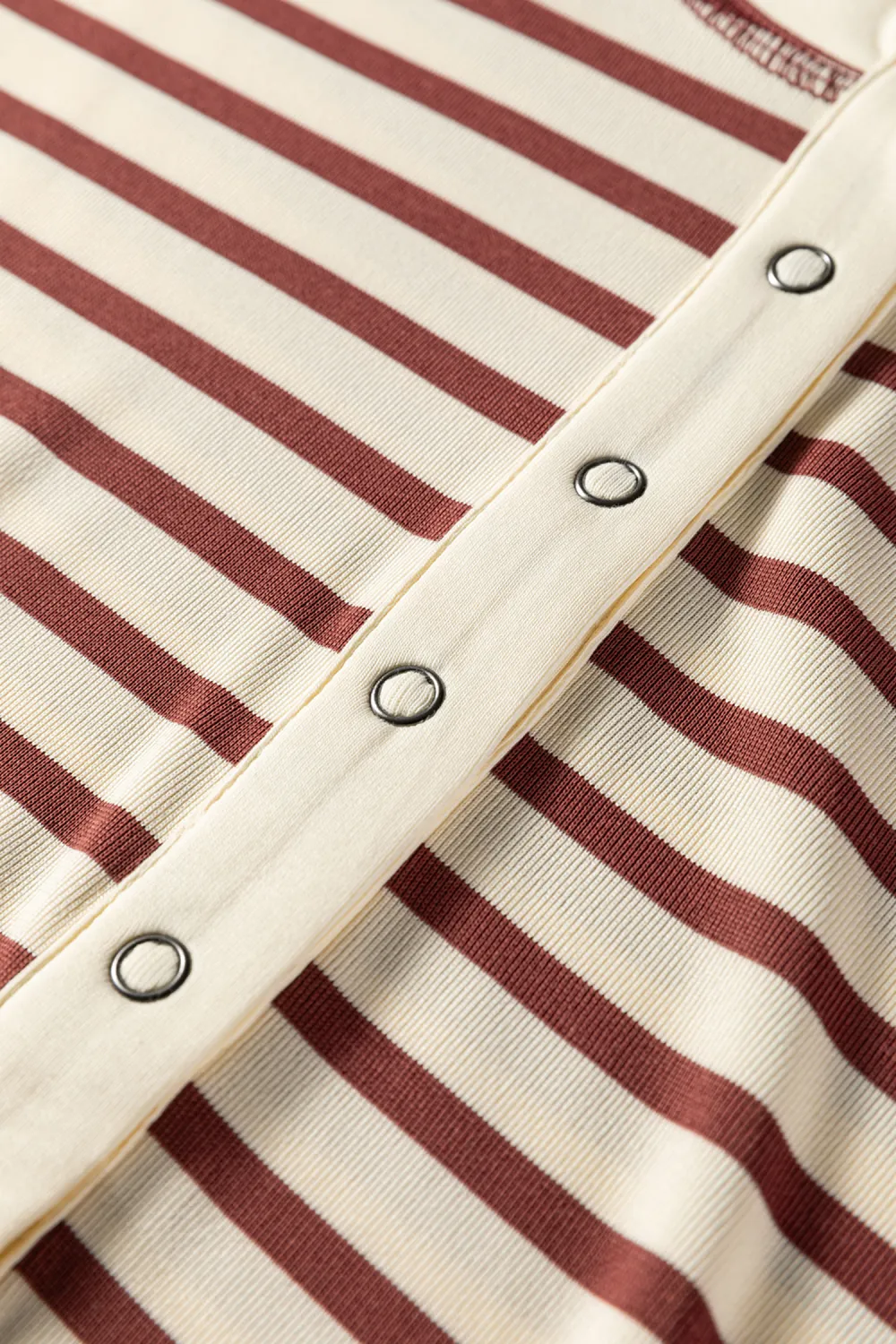 Red Stripe Half Buttons Round Tee