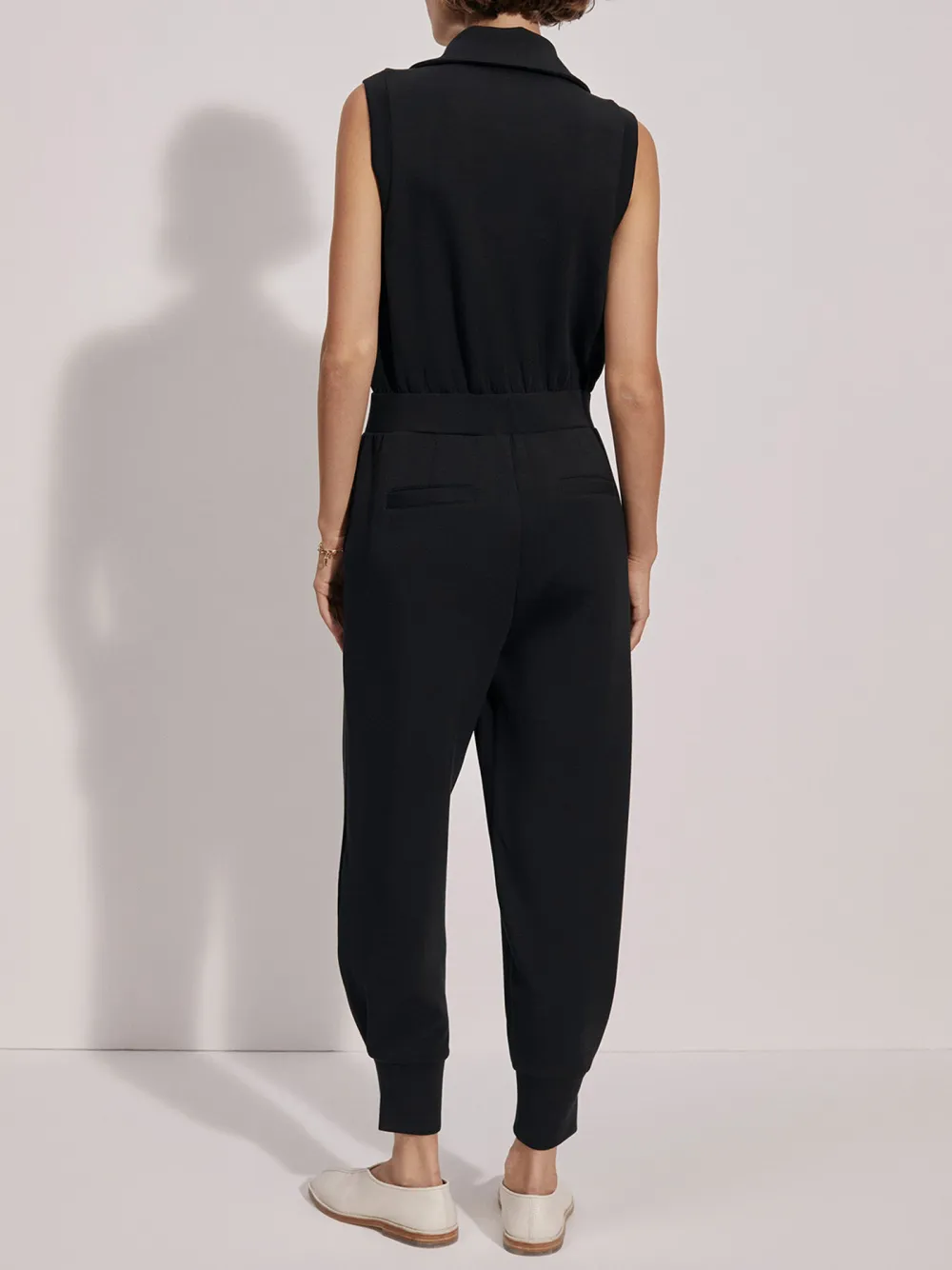 Elegant Sleeveless Zip-Front Jumpsuit
