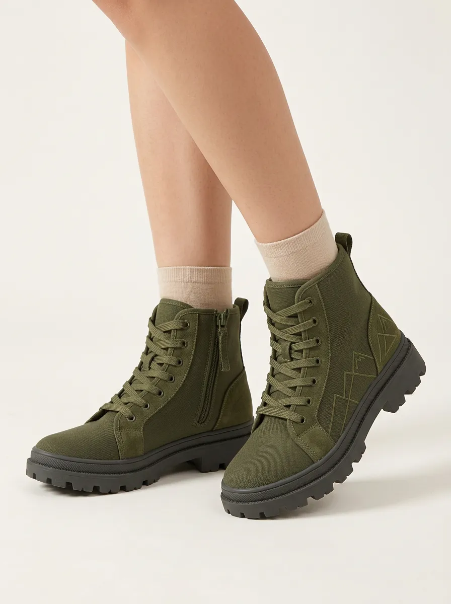 Forest Mountain-Motif Canvas Hiking Boots