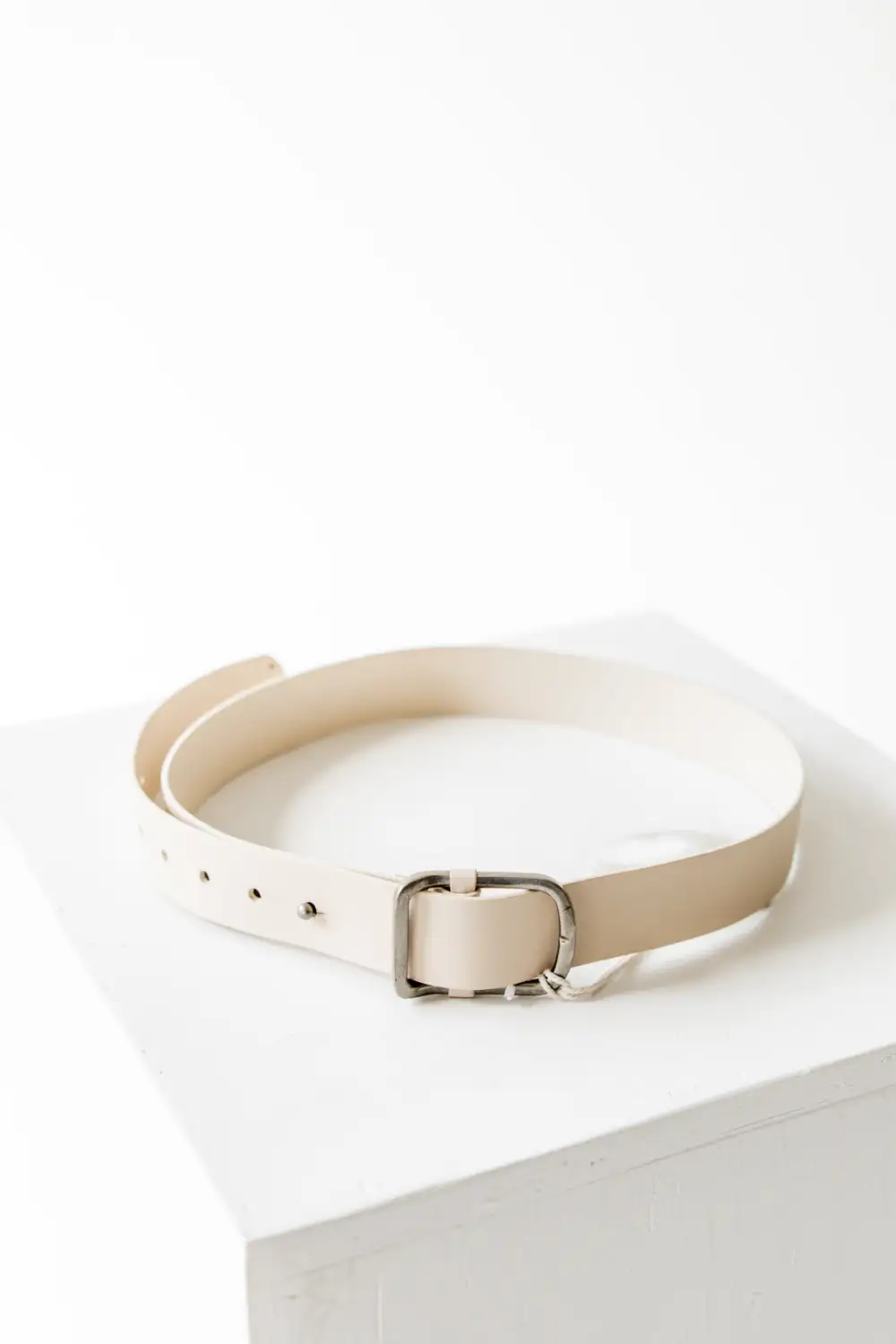 Textured Buckle Leather Belt