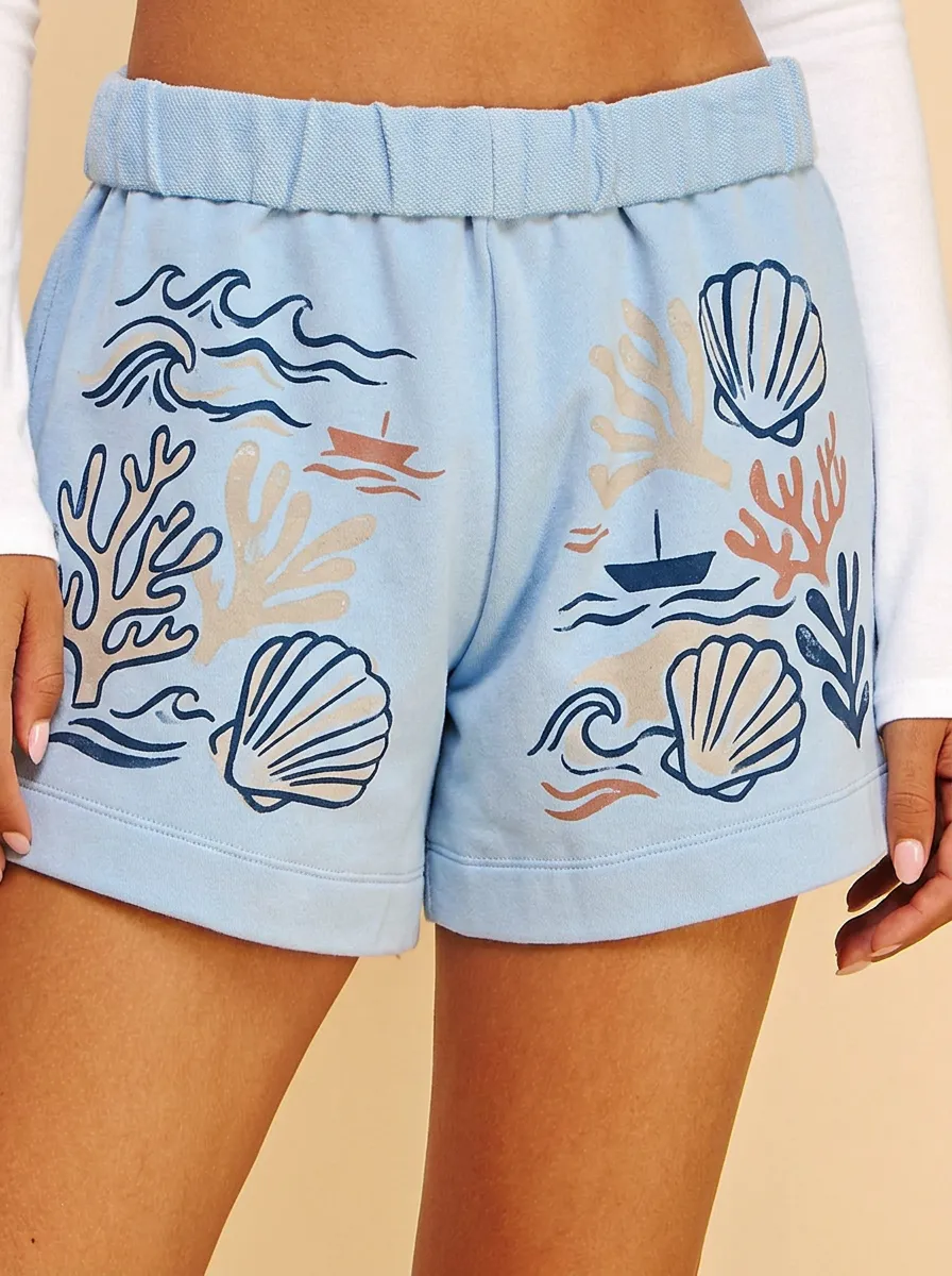 Women's Coastal Seashell Coral Boat Graphic Shorts