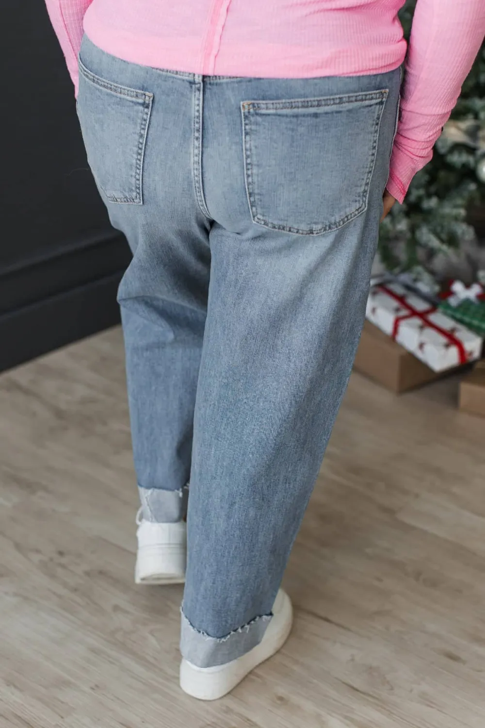 Mid-Rise Cuffed Boyfriend Clean Finish Jeans