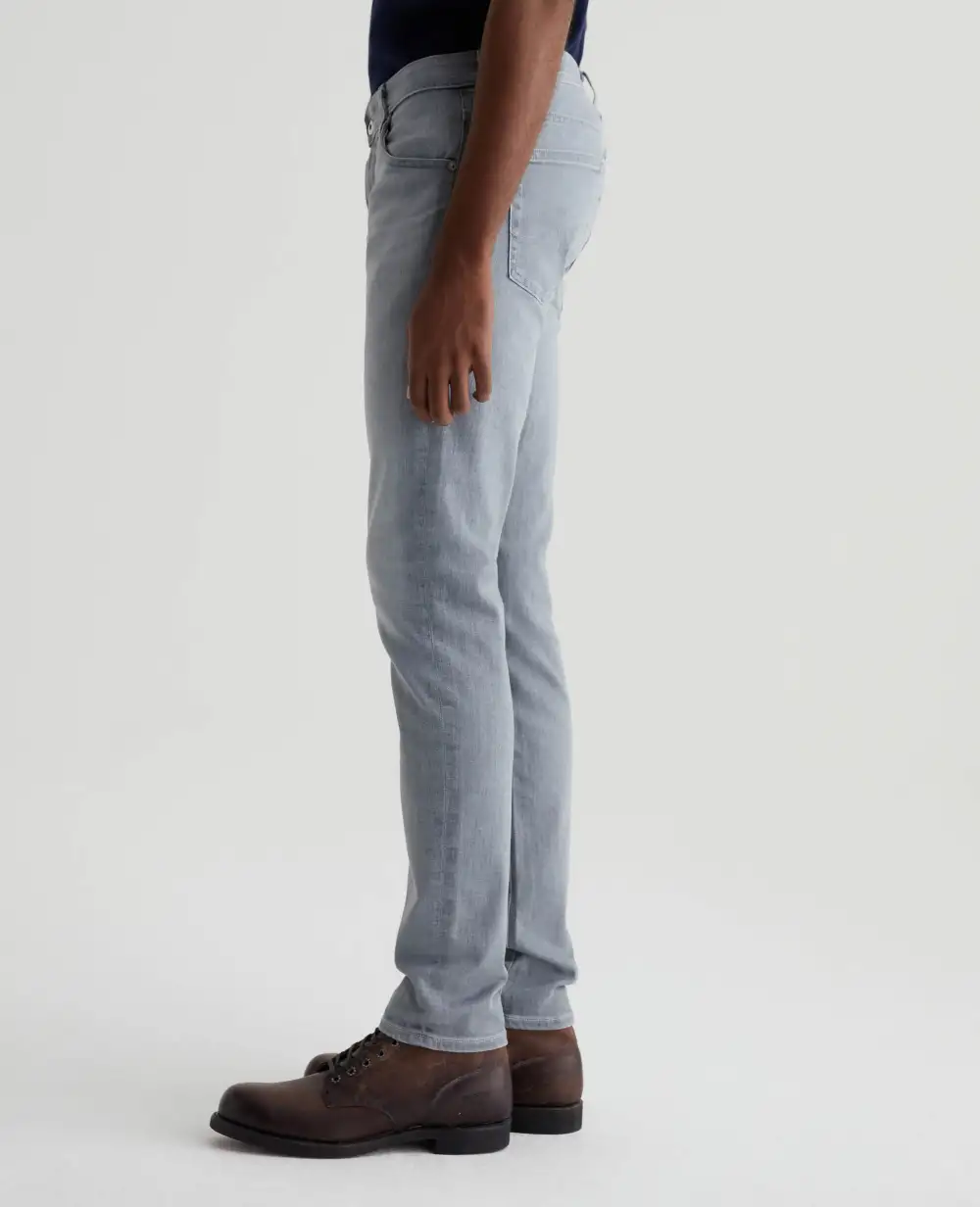 Men's Modern Slim-Fit Jeans