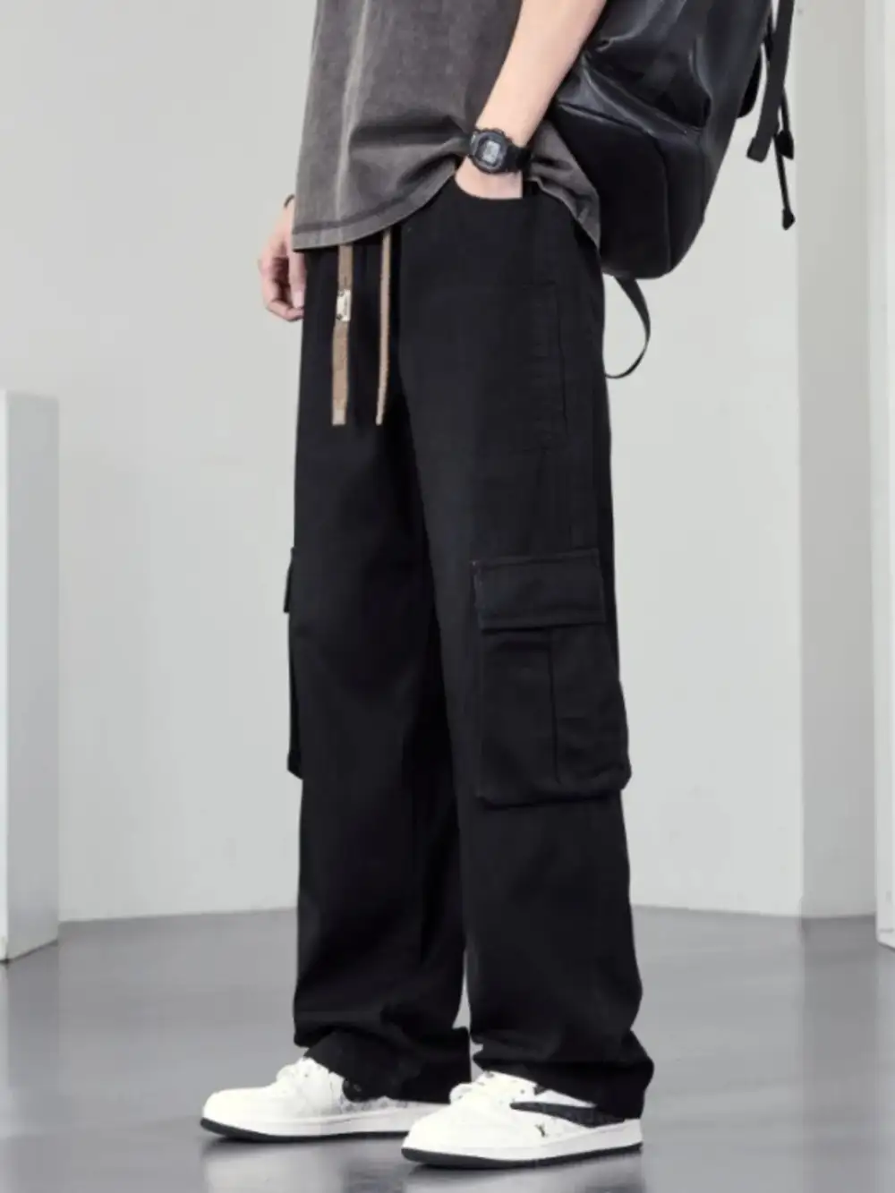 Relaxed Wide Leg Cargo Jeans