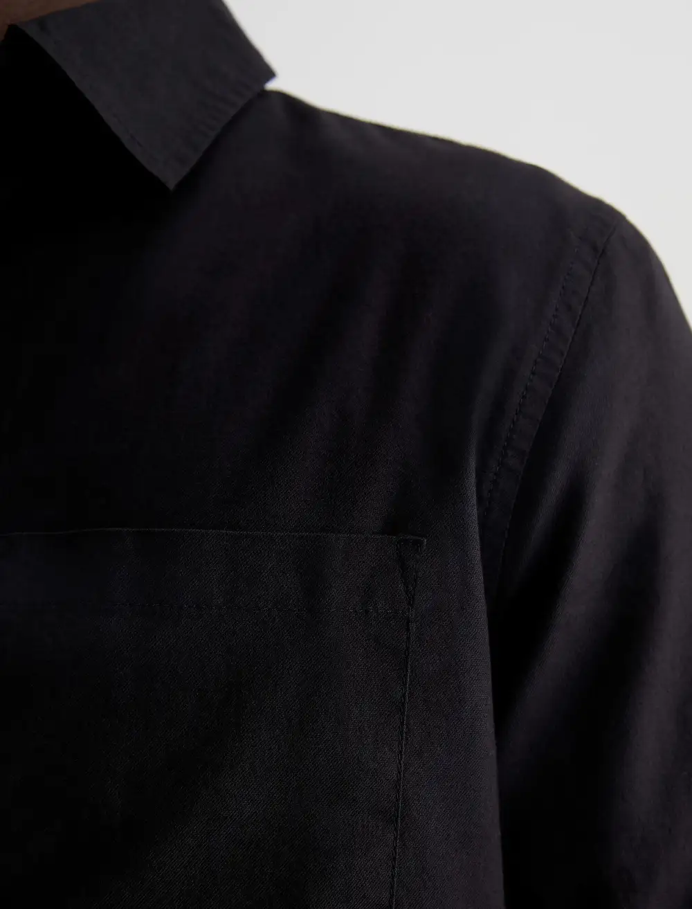Men's Classic Fit Dress Shirt