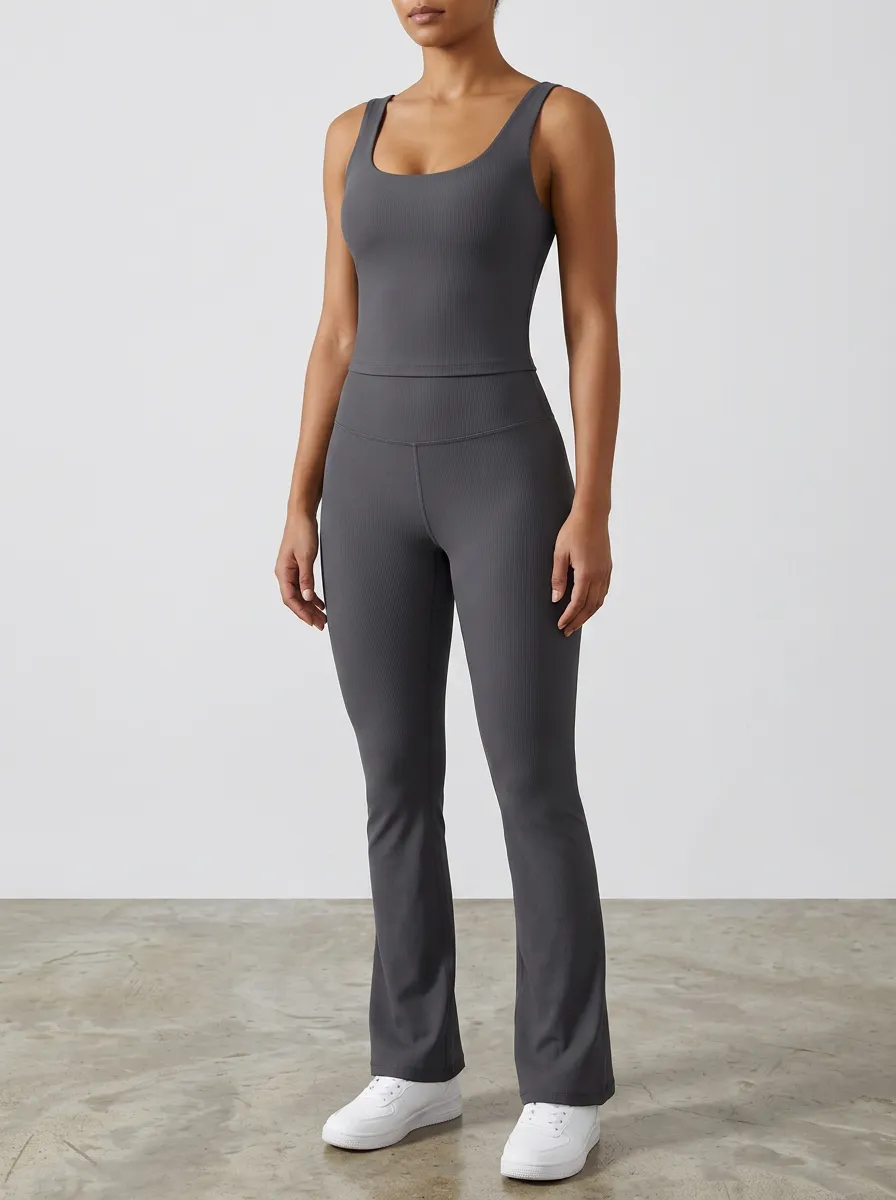Studio Minimal-Look Women's Tank Top Flare Pants Active Set