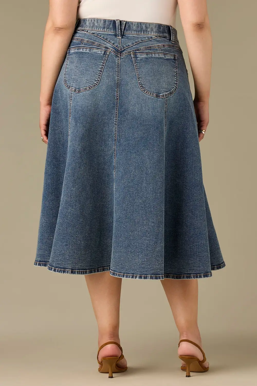 Double V-yoke A-line Midi Plus Size Skirt Front