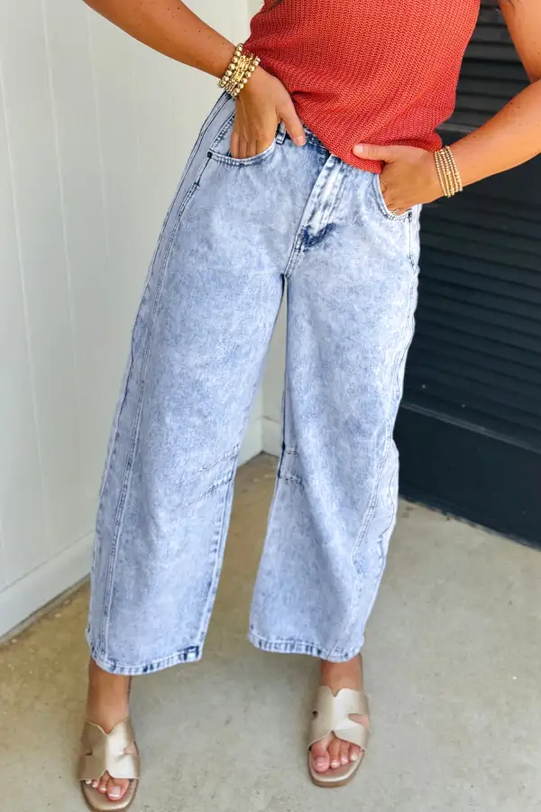 Women's Light Washed Pull On Barrel Jeans