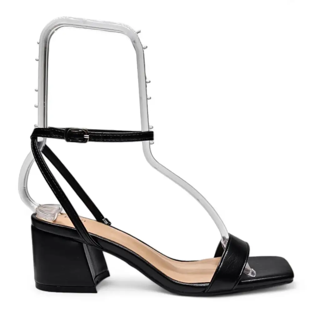Entire Low Block Heel W/ Ankle Strap