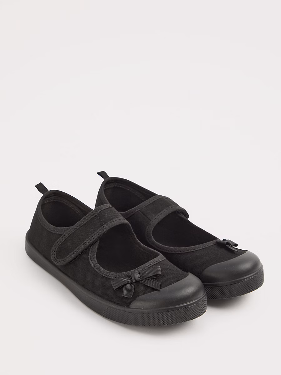 Black Bow Plimsolls detail 2