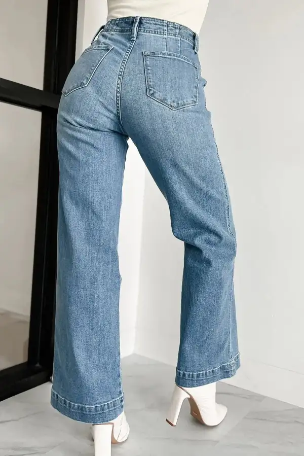 Straight Leg Casual Jeans