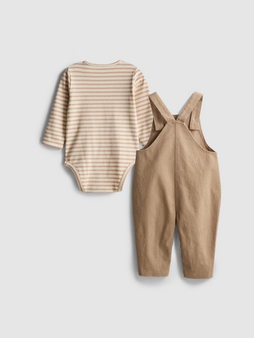 0-18mths | Long Sleeve Bodysuit and Dungarees Newborn Set detail 3