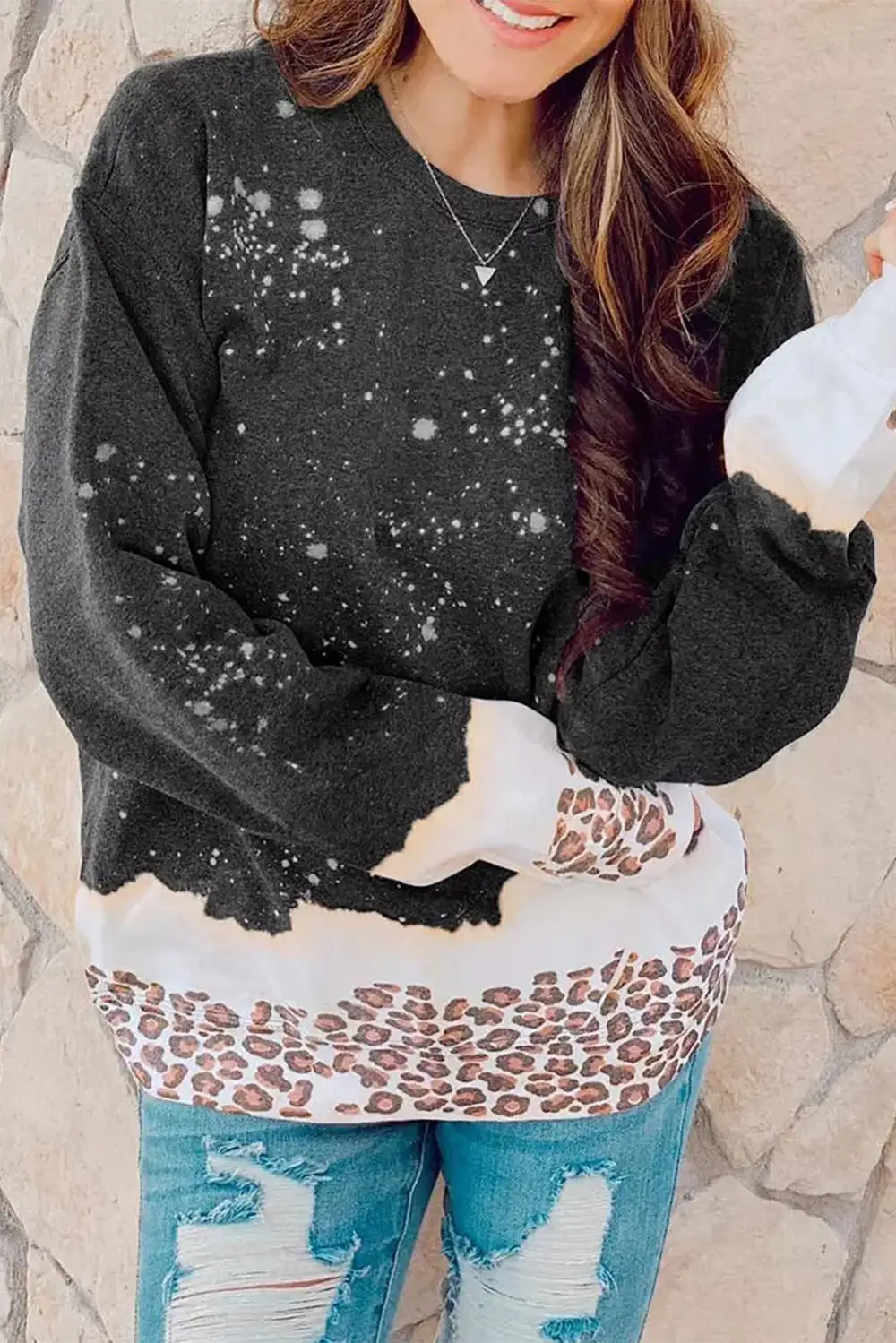 Snowy Graphic Leopard Bleached Sweatshirt