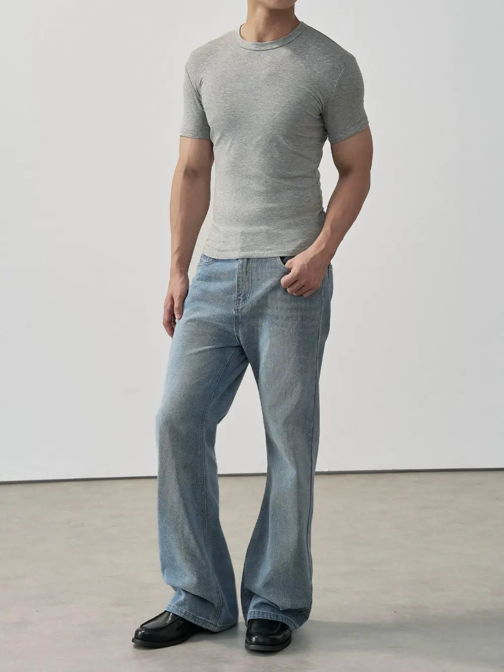 Light Washed Straight Leg Jeans