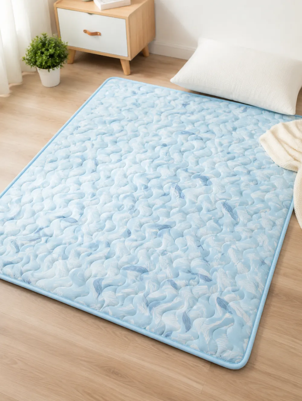 Blue Feather Pattern Cooling Mat
