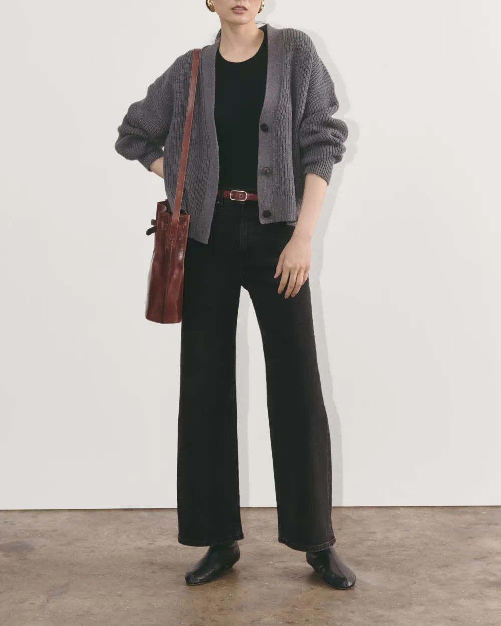 STRAIGHT LEG JEANS