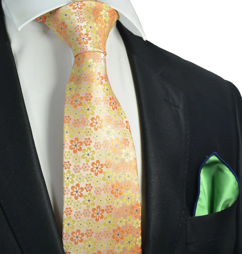 Classic Floral Men's Necktie With Pocket Square