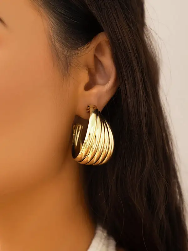 Lustrous Nature-Inspired Accent Earrings