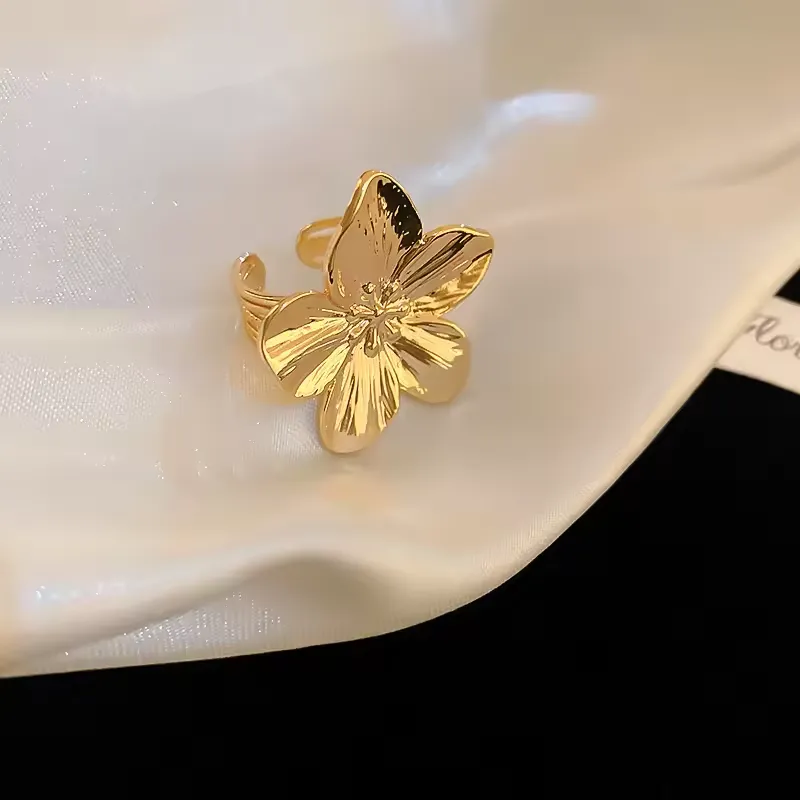 Simple and fashionable floral-style women's earrings jewelry