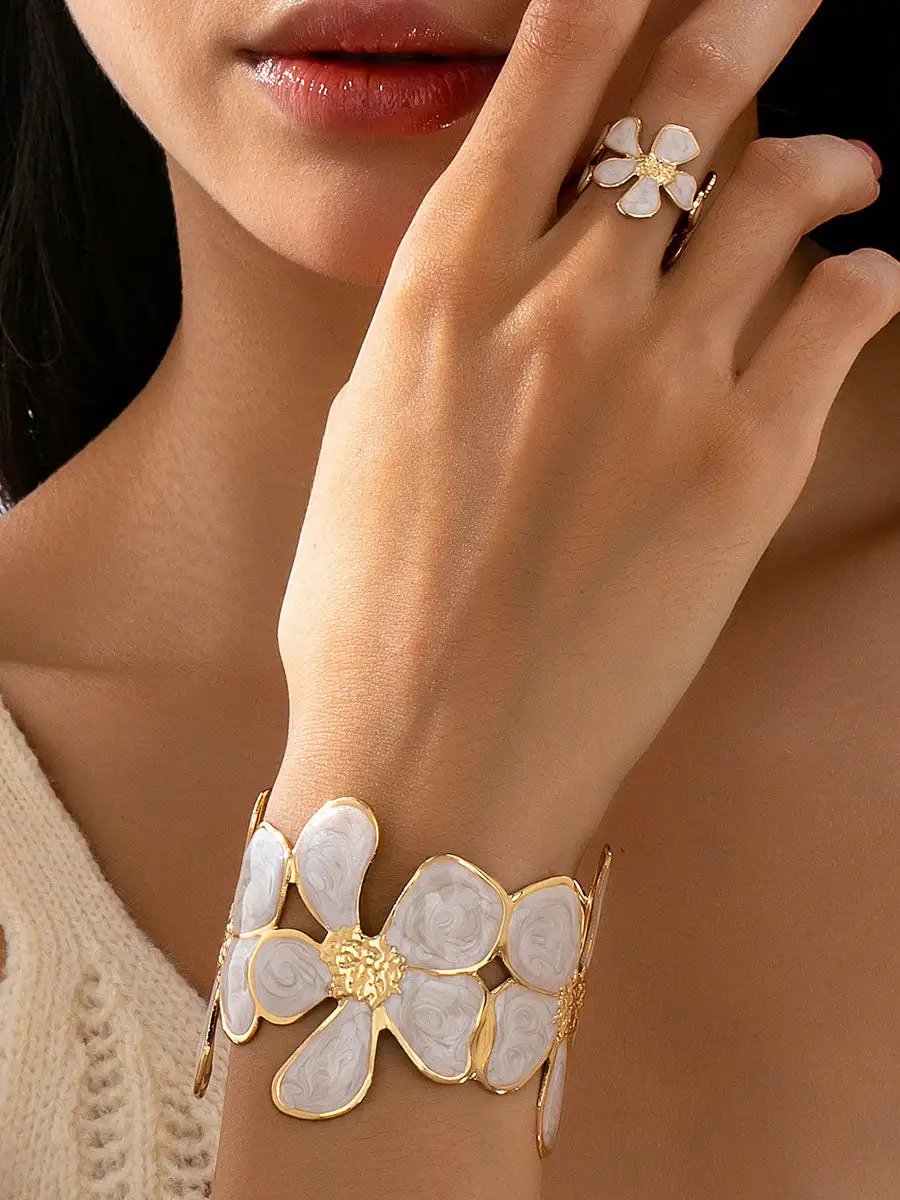 Modern Floral Alloy Bracelet And Ring Set
