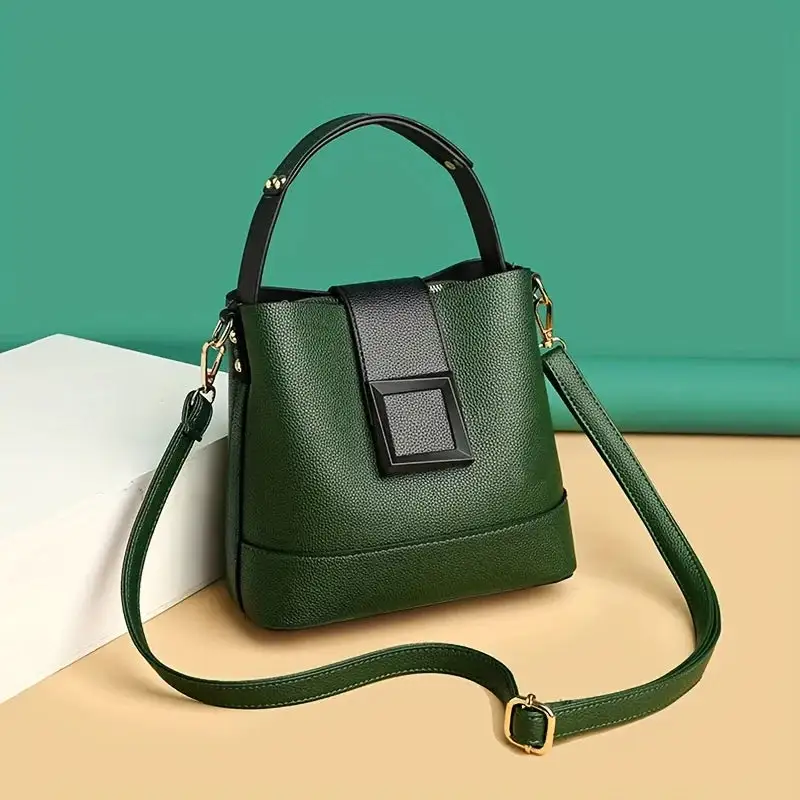 Vibrant Elegance: Emerald Green Pebbled Leather Bucket Bag