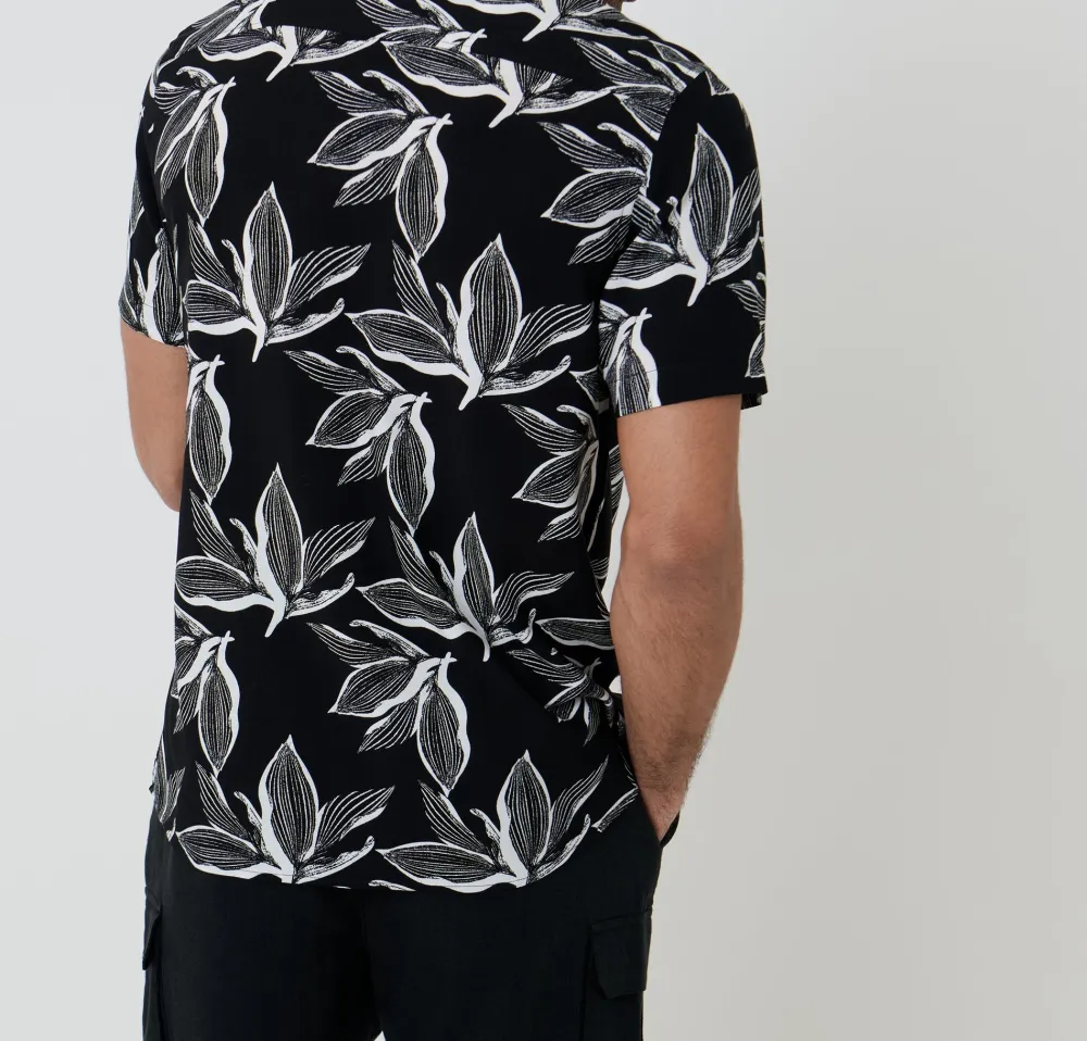 Men's Black Leaf Print Short Sleeve Shirt