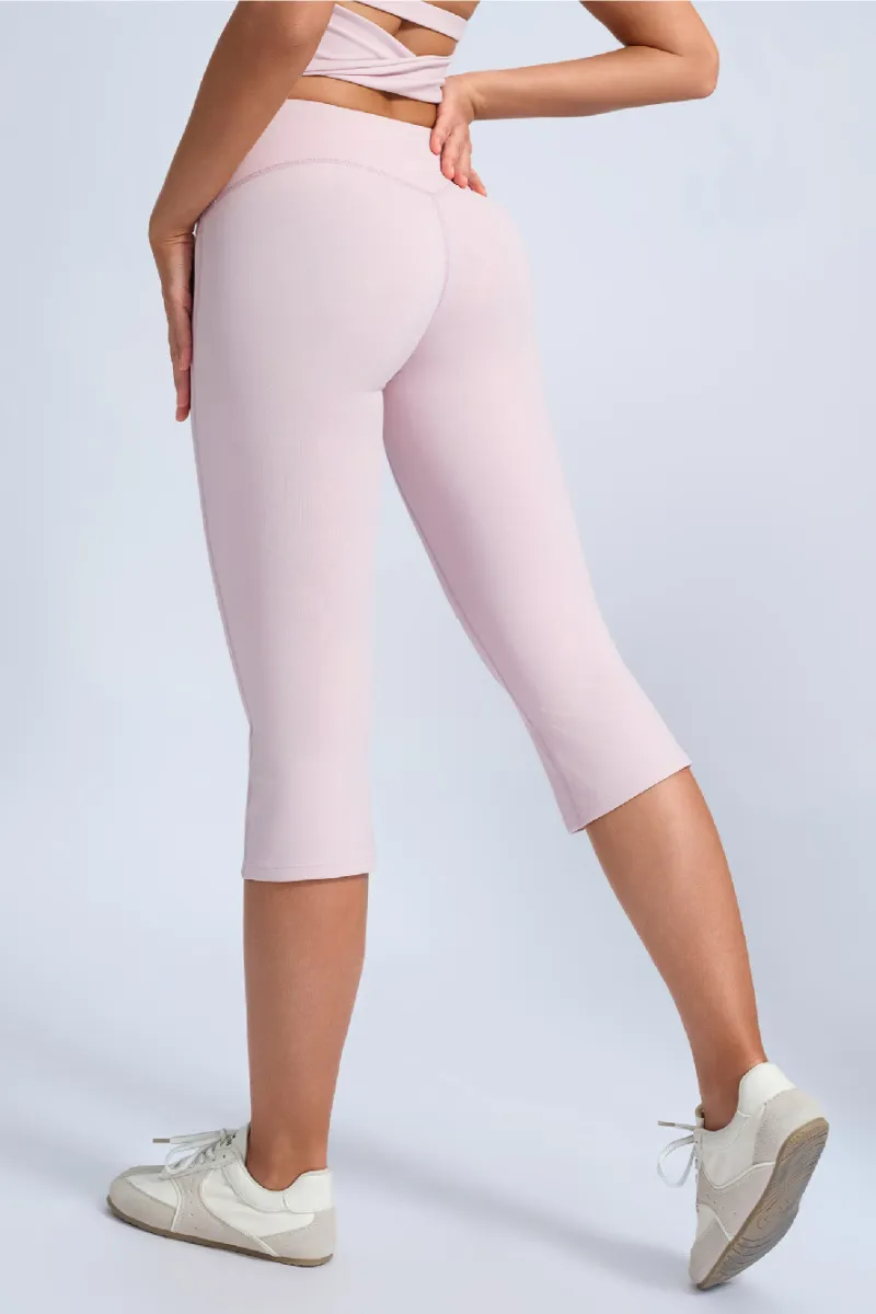 Sculpting Slim-Fit Capri Leggings