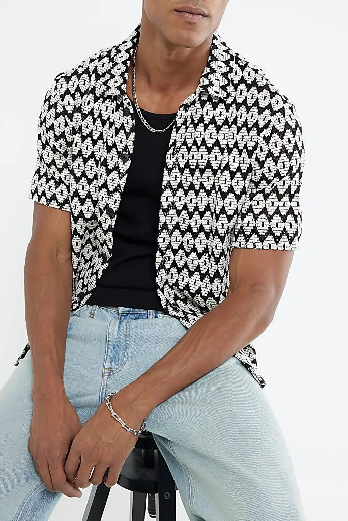 Men's Knitted Diamond Black  Regular Fit Shirt Short Sleeves