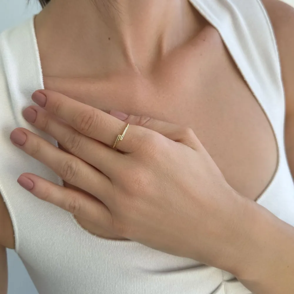 Effortless Crystal Band Fashion Ring