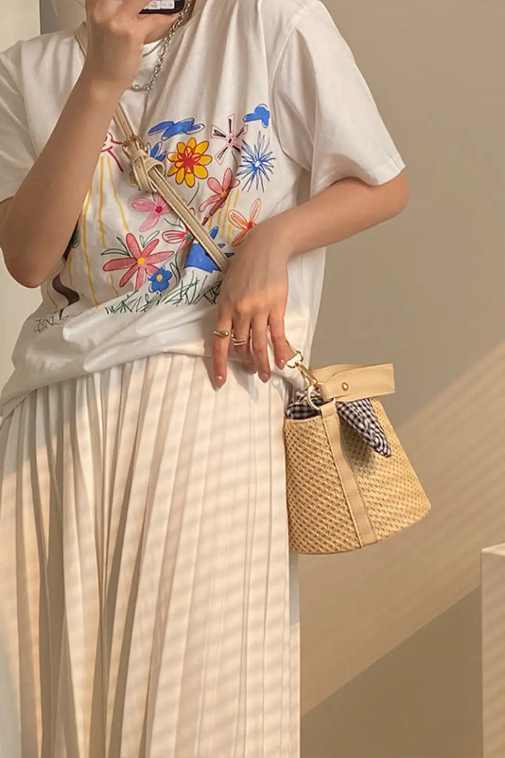 Coastal Charm: Casual Summer Straw Beach Tote