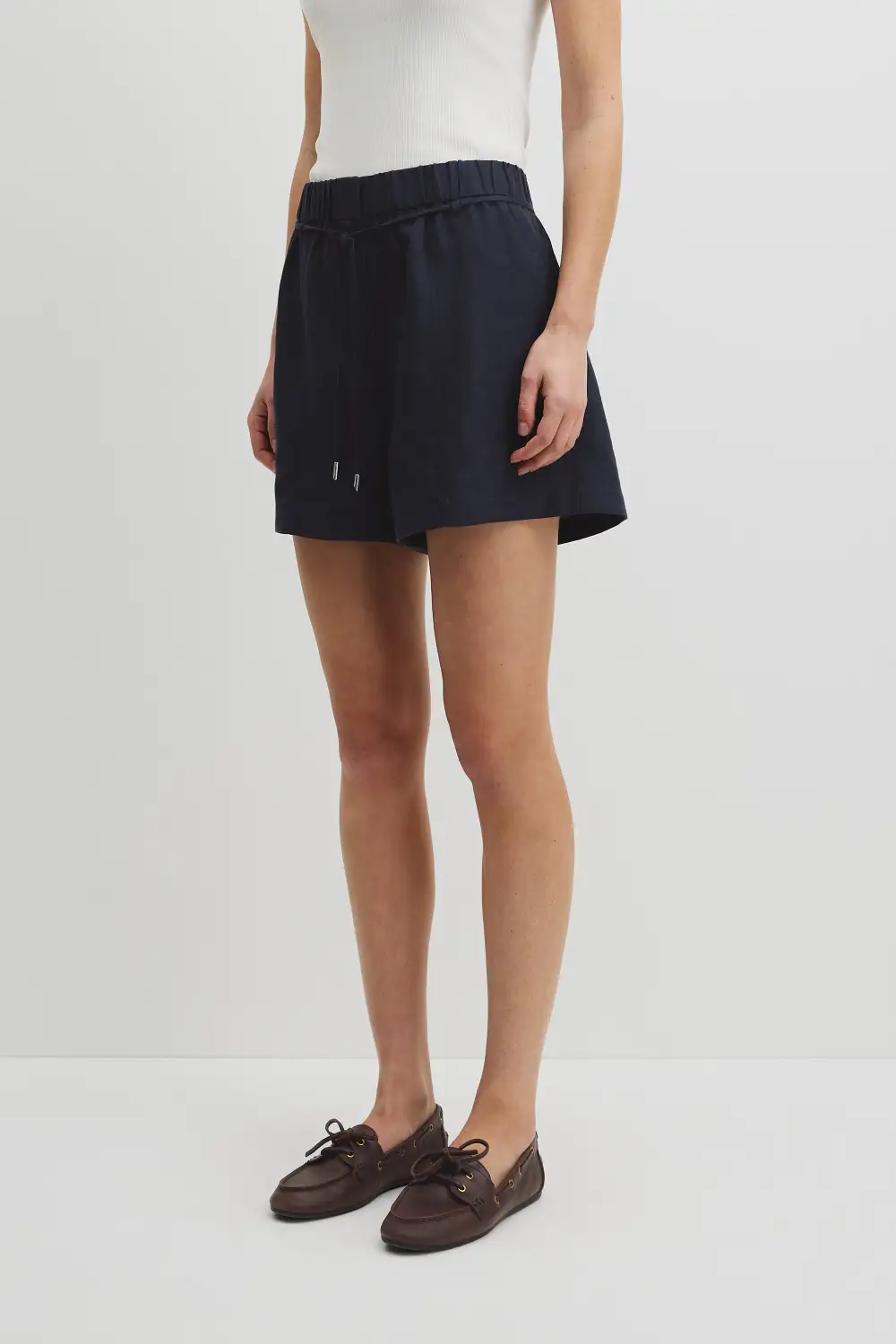 Women's Detailed Linen Shorts