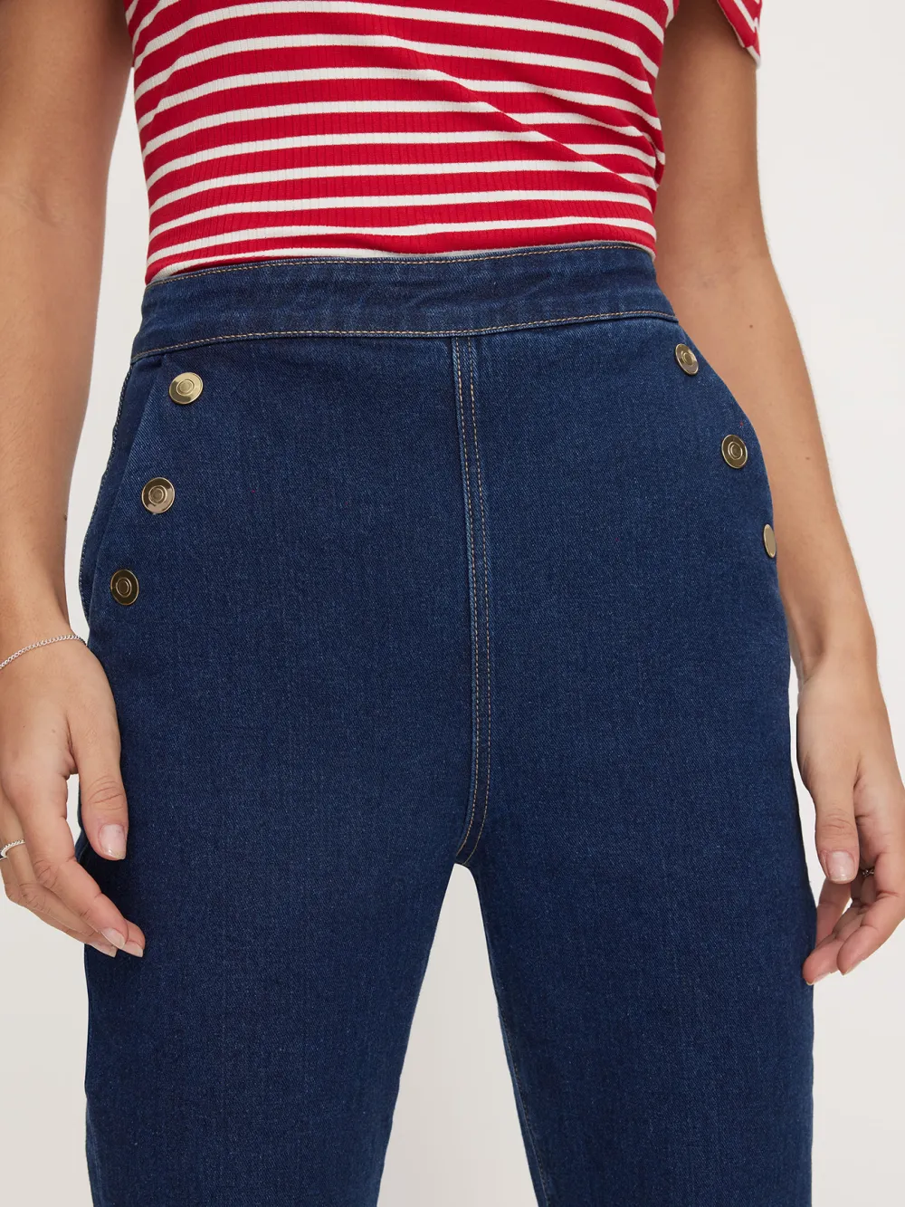 Dark-Colored Skinny Denim Shorts