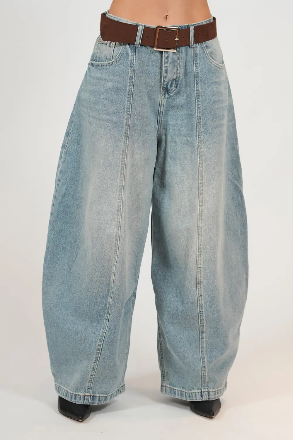 Balloon Leg Belted Suede Jeans
