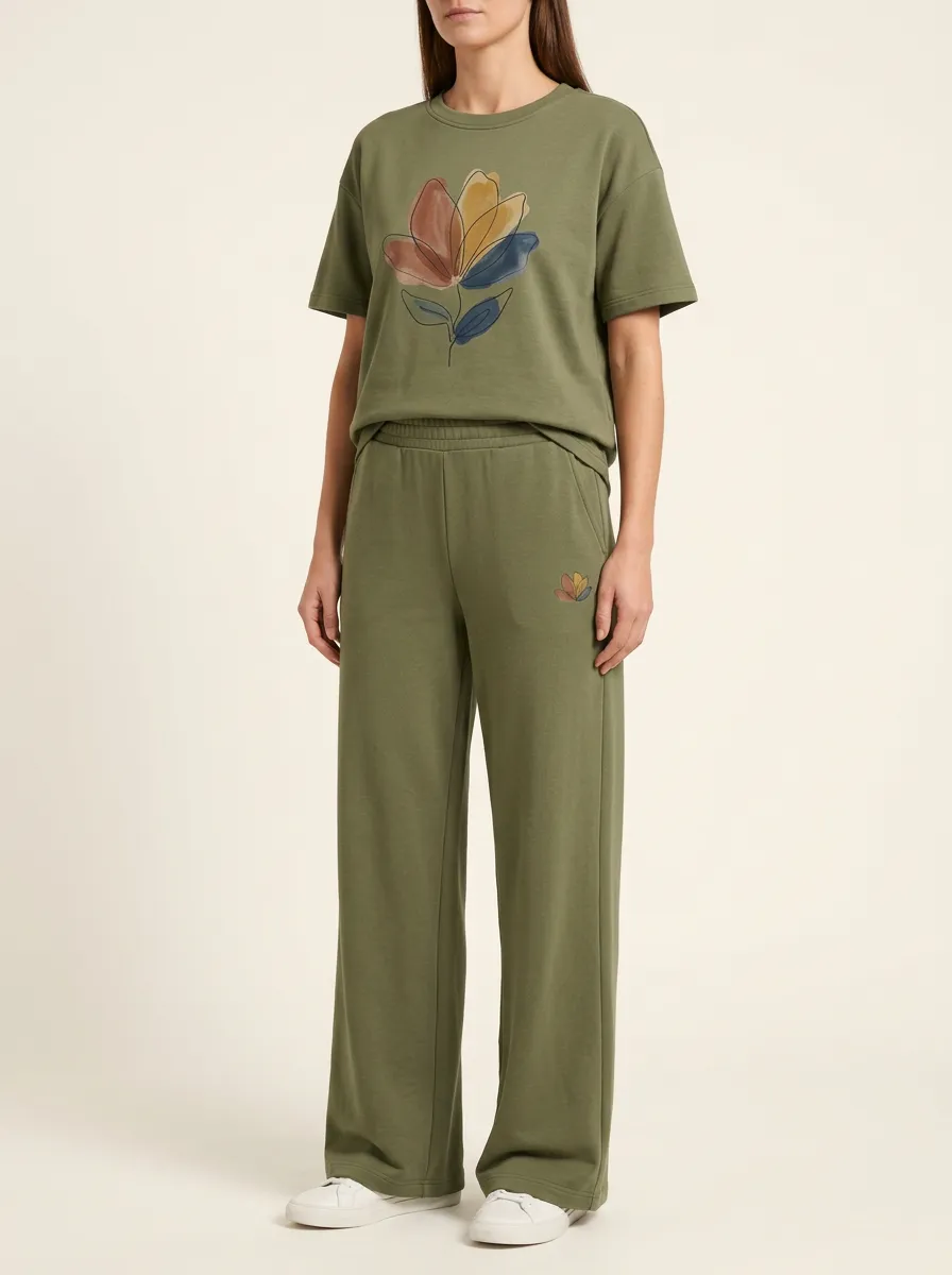 Women's Floral Graphic Crewneck T-Shirt and Wide-Leg Pants Set