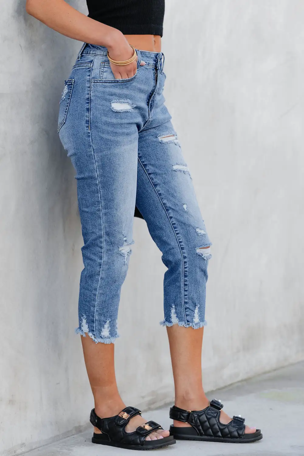 Women's Skinny Distressed Capri Jeans