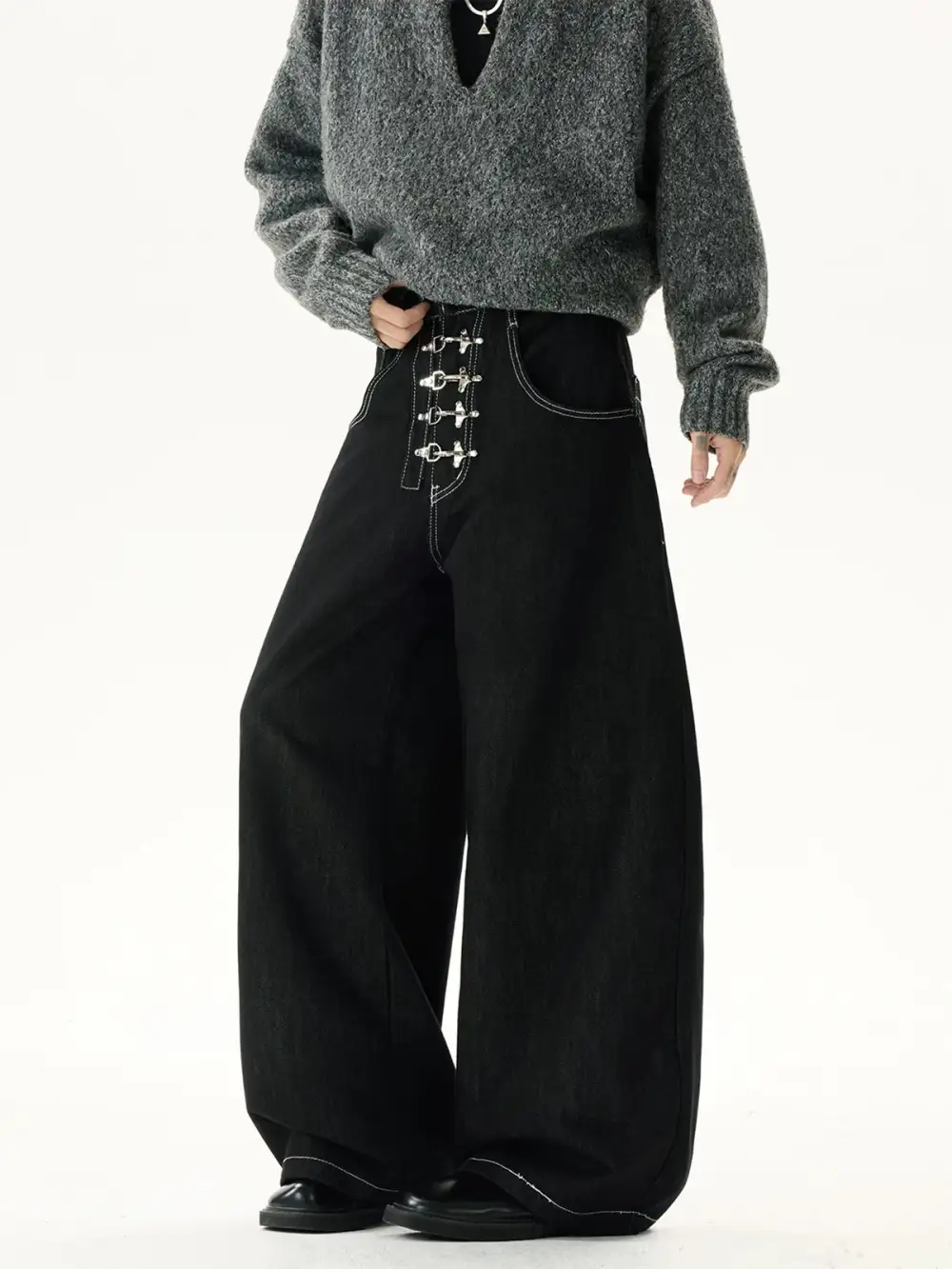 Wide-Leg Hardware-Detail Contrast-Stitch Jeans