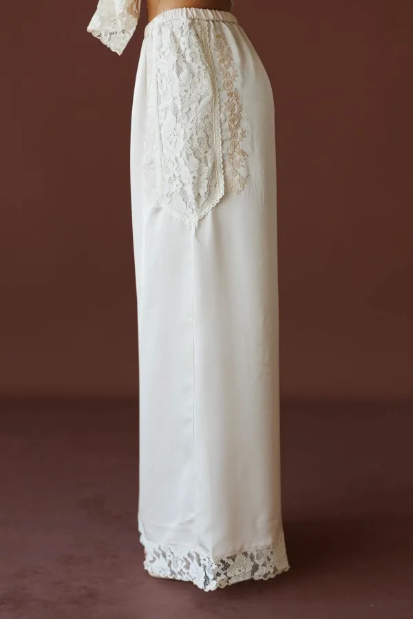 Wide-Leg Oversized Pants
